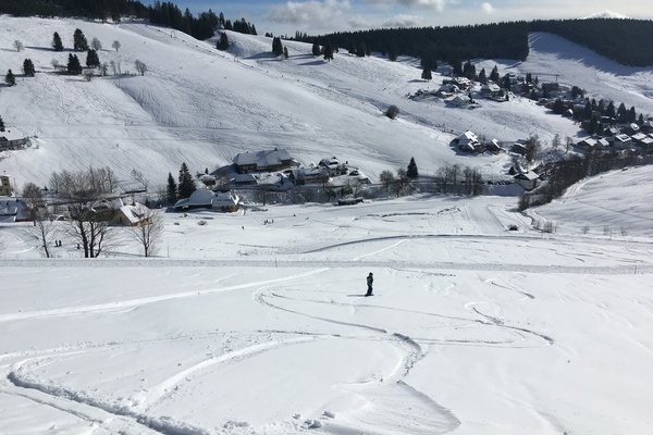 Tiefschneeabfahrt zum Haus am Bach, gegenber der Kapellenlift